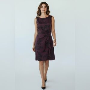 Banana Republic Womens Size 2P Sleeveless Round Neck Burgundy Black Floral Dress